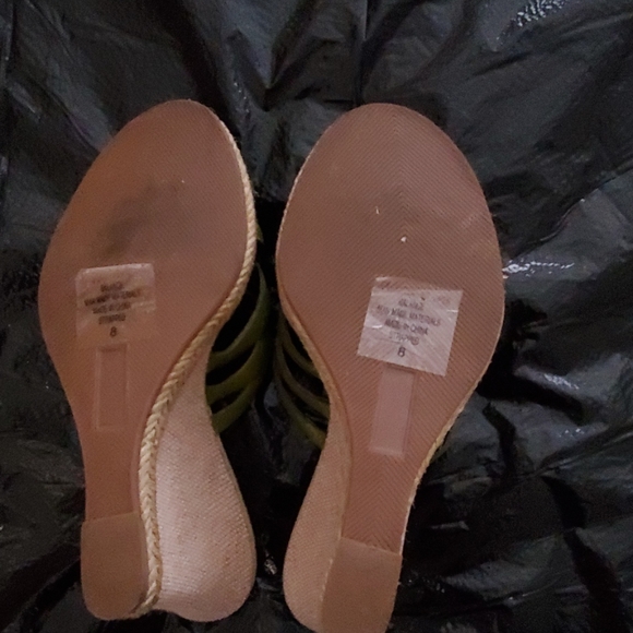 Shoes - Picture 3 of 3